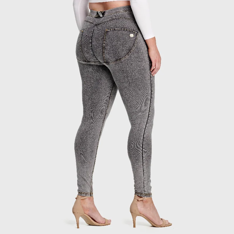 WR.UP® Curvy Denim - High Waisted - Full Length - Grey + Yellow Stitching