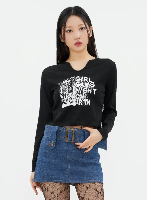 Cropped Long Sleeve T Shirt with Graphic Print K2302